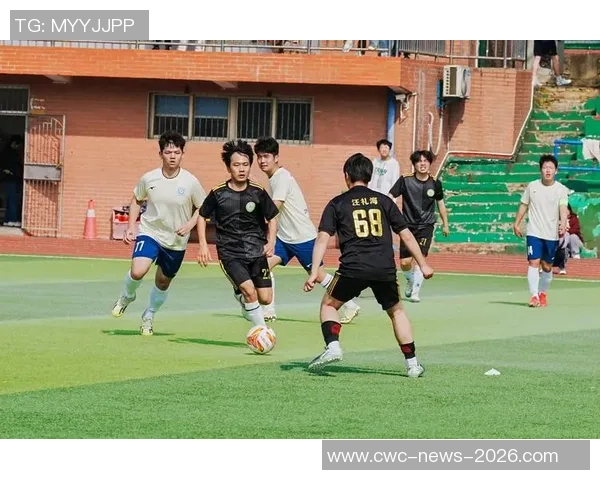 校园足球比赛的激情与团结展现青春风采的精彩瞬间 校园足球比赛的激情与团结展现青春风采的精彩瞬间